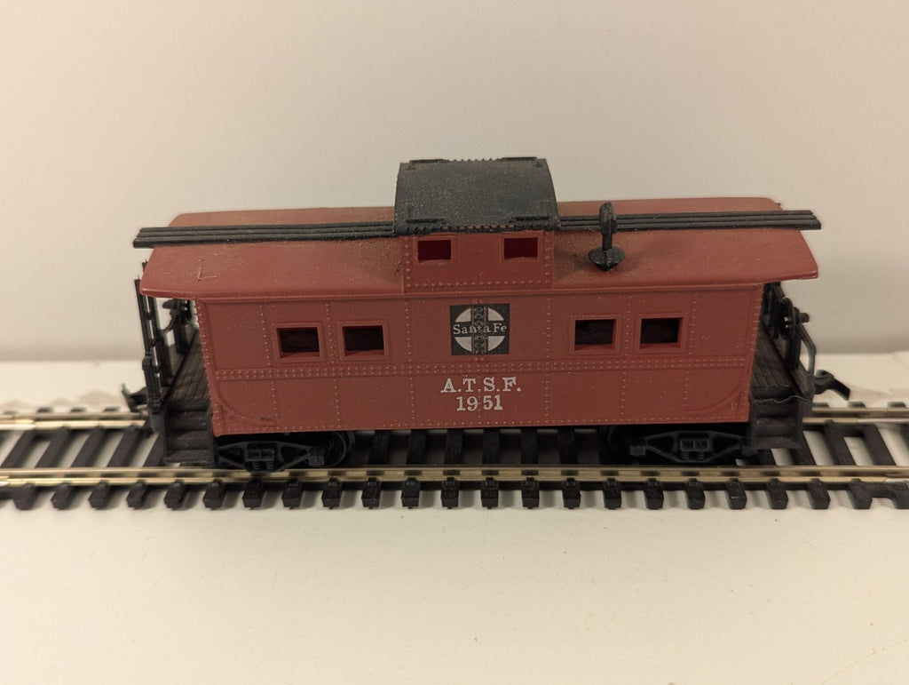 Life-Like HO Santa Fe ATSF 1951 Cupola Caboose