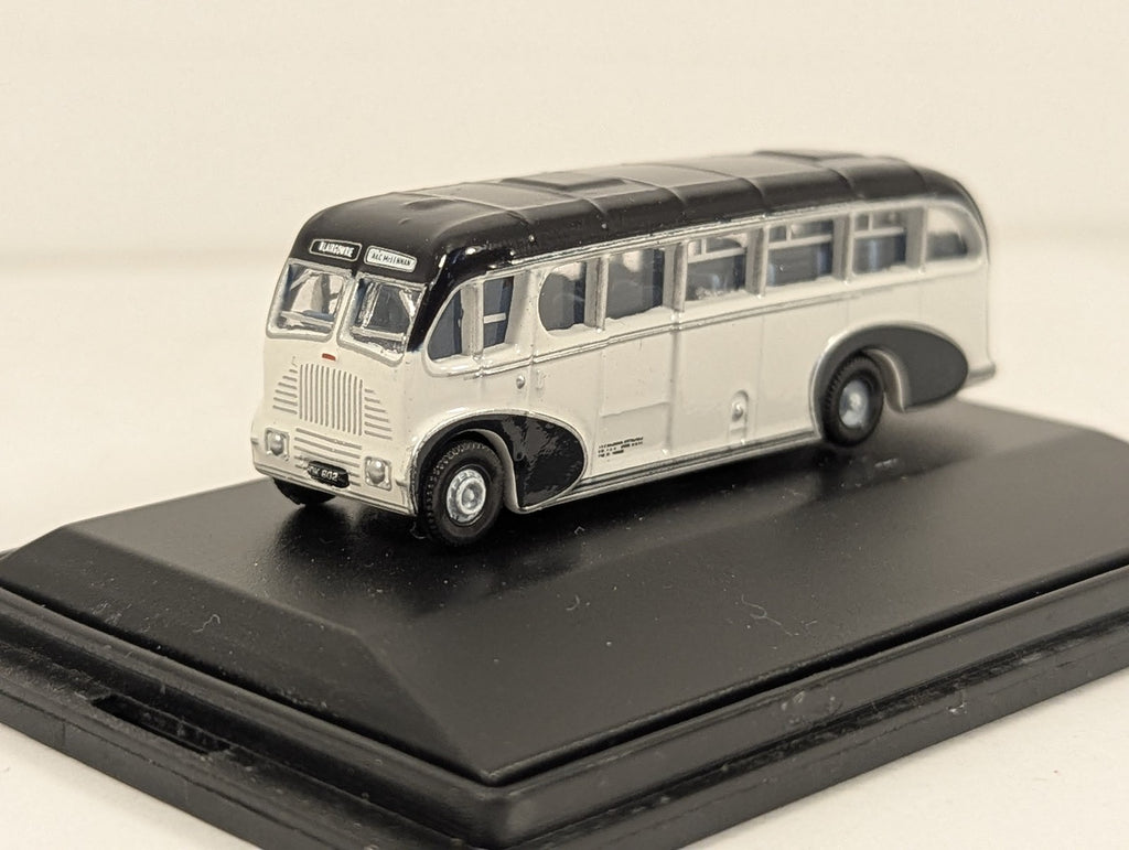 Oxford Diecast N Gauge Bedford OB Coach Bus HFW 802 A & C McLennan NBOB003