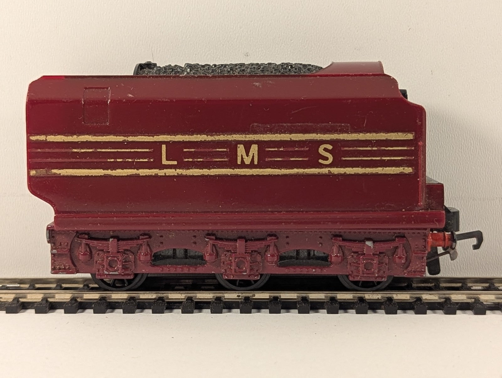 Hornby OO Gauge LMS Streamlined Coronation Tender LMS Crimson Lake