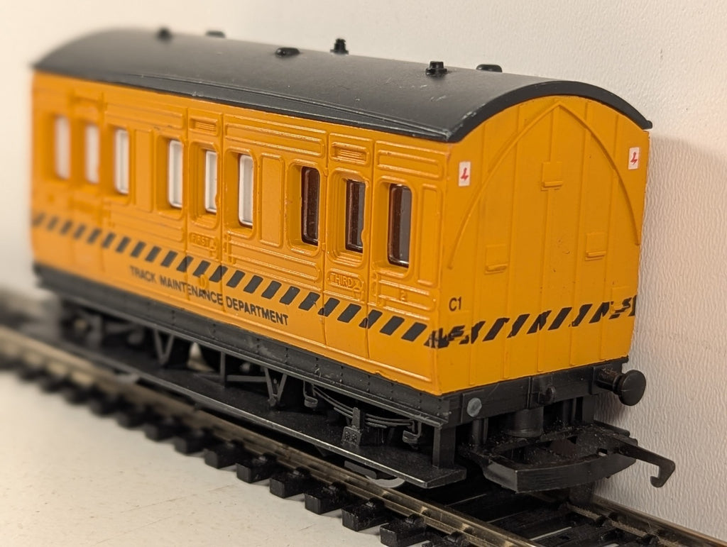 Hornby OO Gauge Track Maintenance Department 4-Wheel Coach