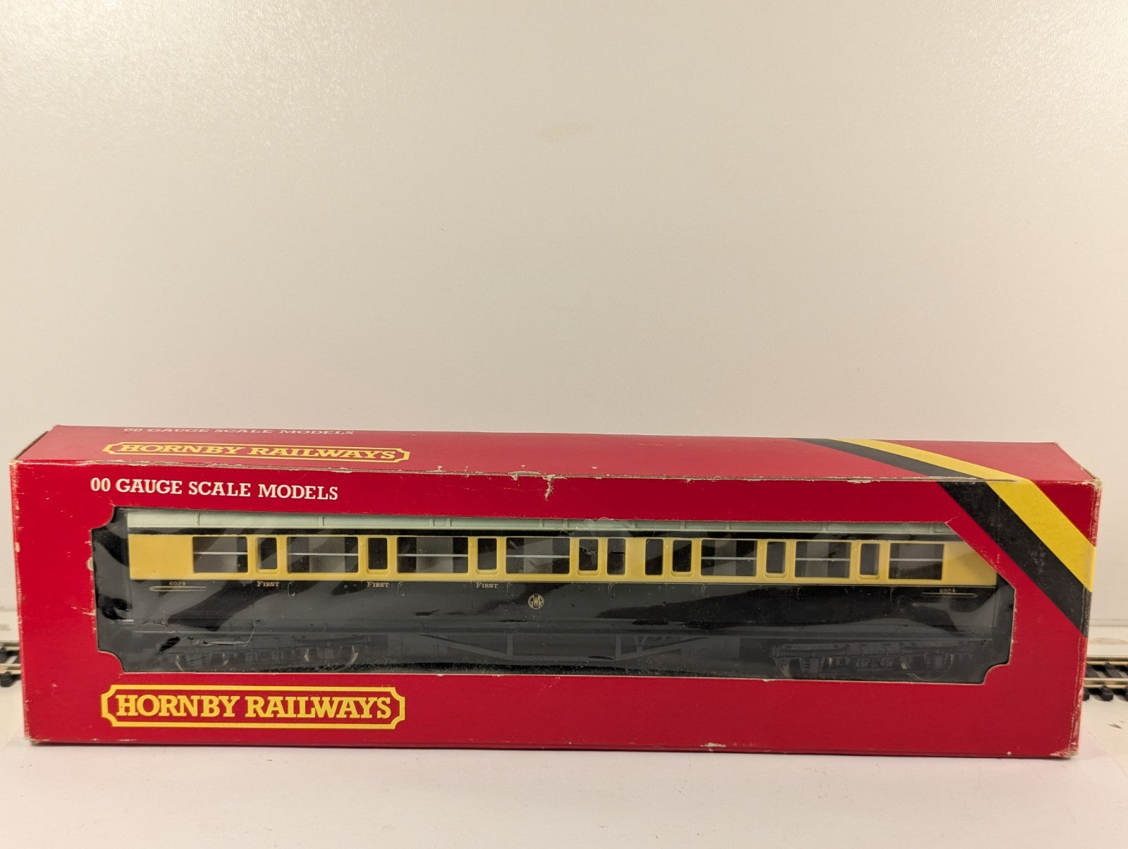 Hornby Railways R429 OO Gauge GWR 57ft Composite Coach Boxed