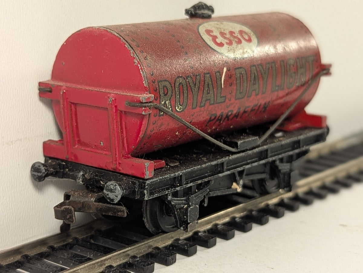 Hornby Dublo OO Gauge Royal Daylight Esso Paraffin Tank Wagon