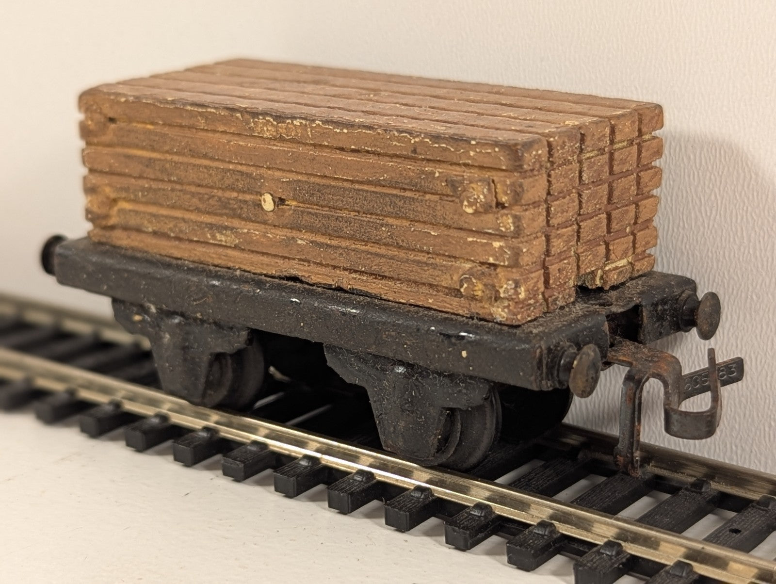 Trix Express H0 20/158 Long Wood-Carrying Wagon