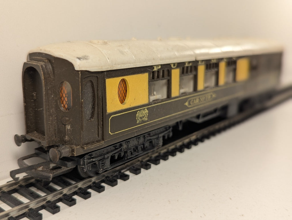 Tri-ang OO Gauge Pullman Brake Third Class Car No. 79 Passenger Coach