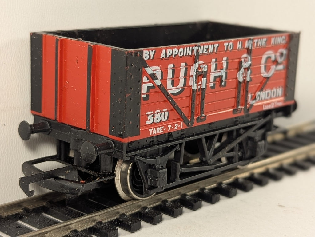 Hornby OO Gauge Pugh & Co Coal Wagon Goods Wagon 380 R010
