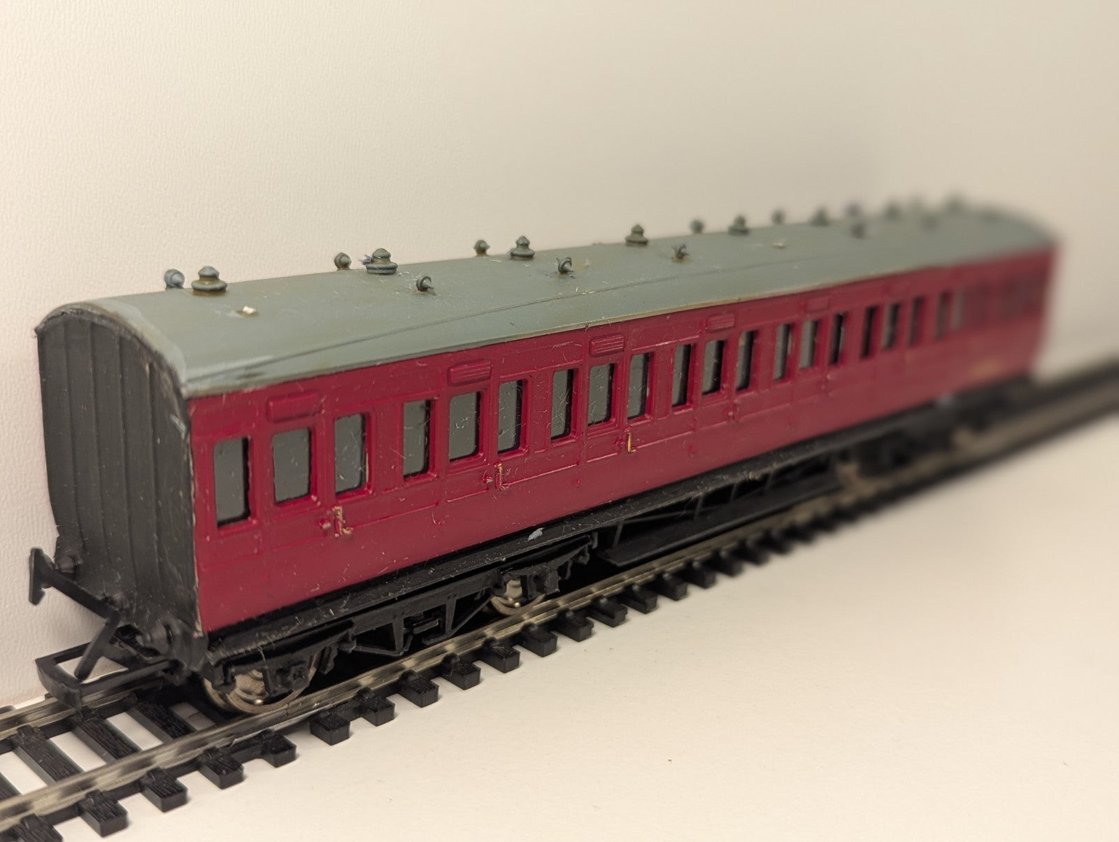Ratio M22877M BR Crimson Suburban Coach