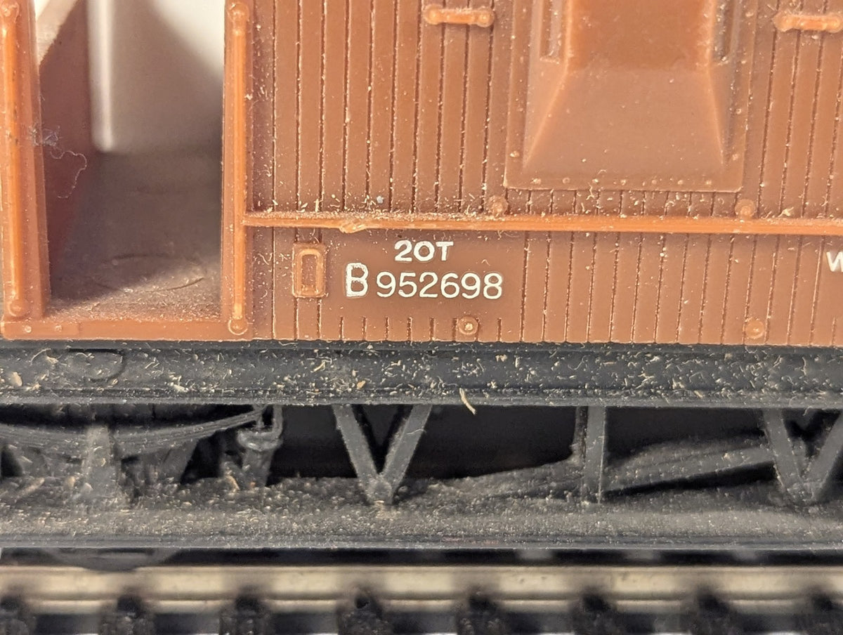 Tri-ang OO Gauge BR 20 Ton Brake Van B952698 BR Bauxite R16