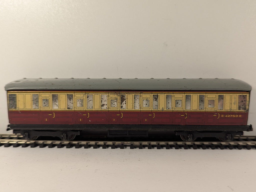 Hornby Dublo OO Gauge BR Tinplate Main Line Coach Passenger Coach E42759E