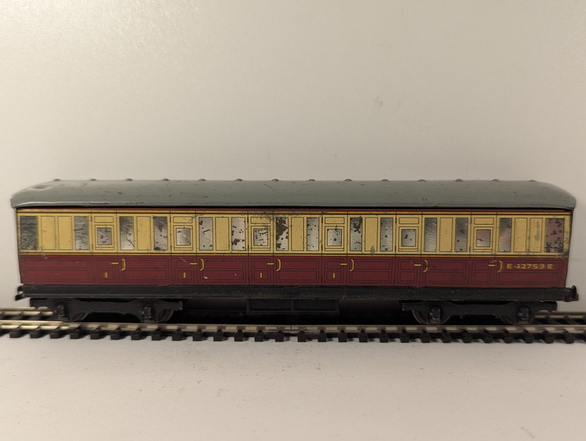 Hornby Dublo OO Gauge BR Tinplate Main Line Coach Passenger Coach E42759E