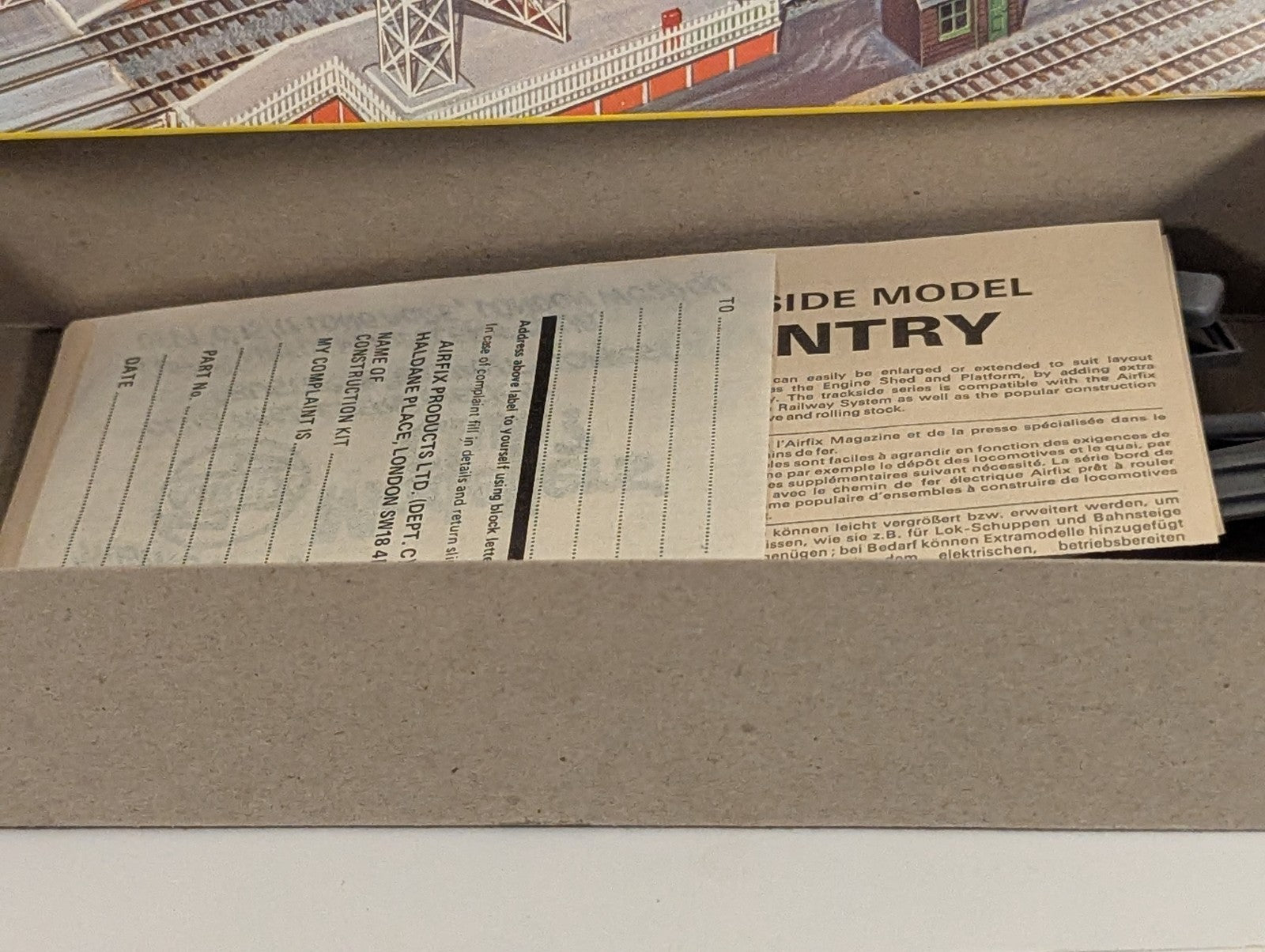 Airfix HO/OO Signal Gantry Model Kit 03601-6
