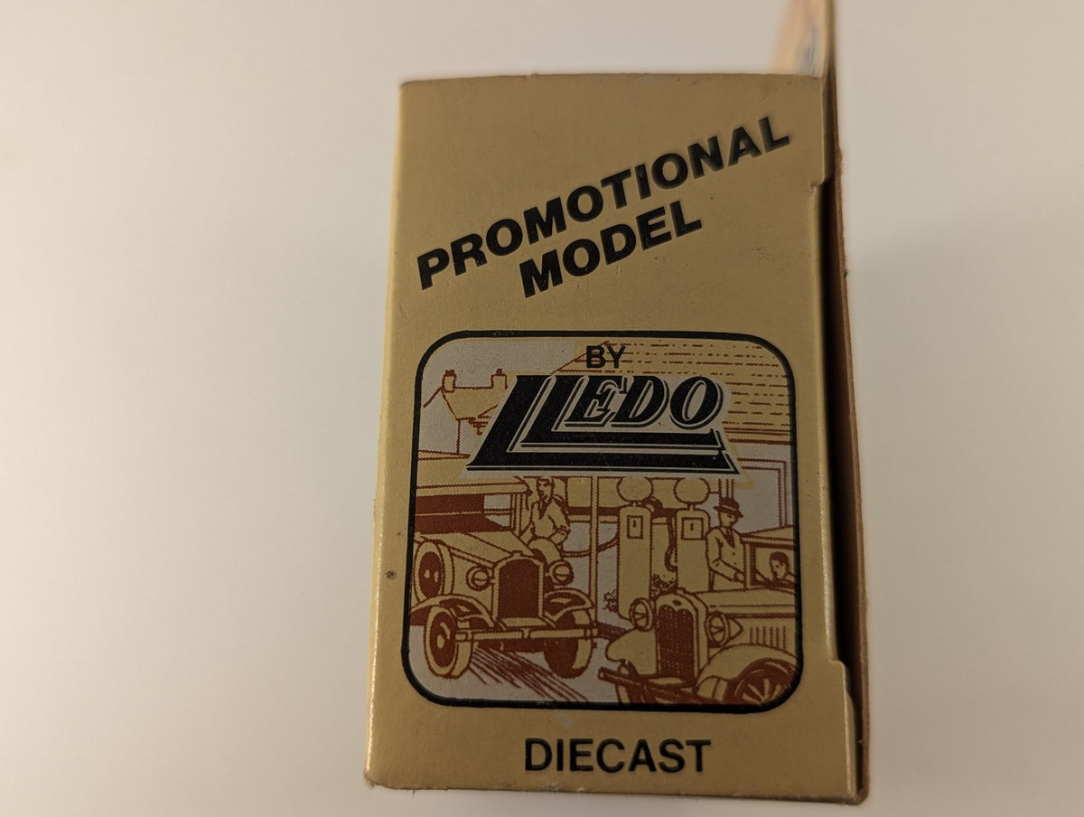 Lledo AEC Regal Coach Diecast Bus Red/Cream - Happy Days Austin's