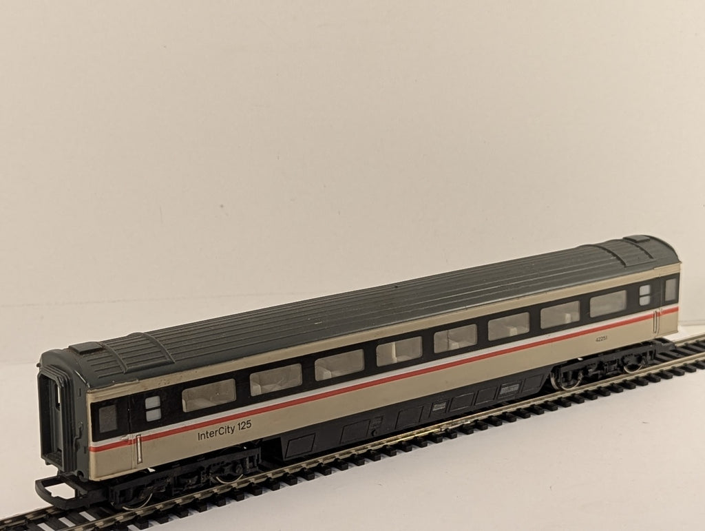 Hornby OO Gauge BR Mk3 Tourist Second Open (TSO) Coach Passenger Coach 42251