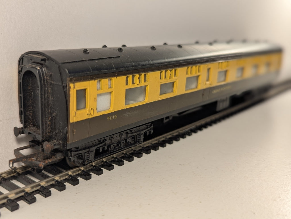 Tri-ang R743 OO Gauge GWR Composite Coach