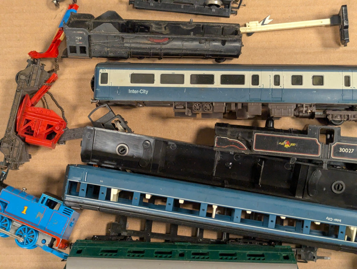 Mixed OO Gauge Model Railway Coaches, Wagons and Accessories Job Lot