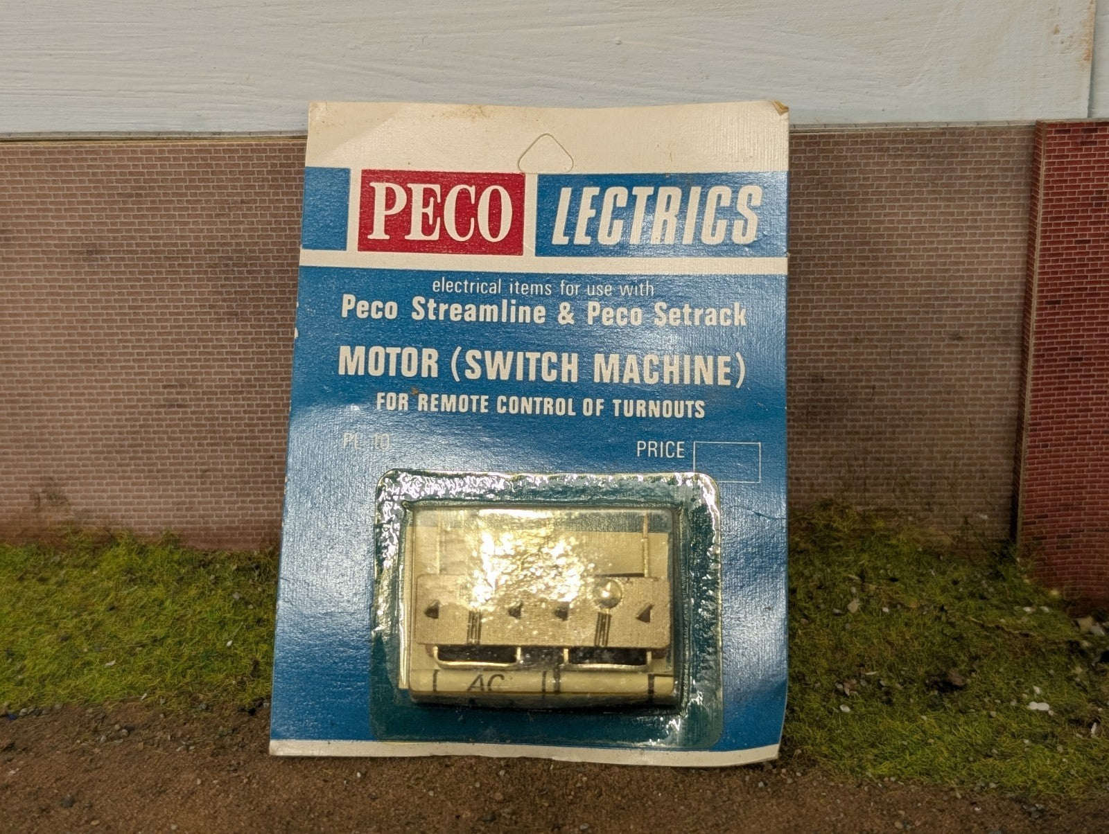 Peco PL-10 Motor (Switch Machine) For Remote Control Of Turnouts OO Gauge