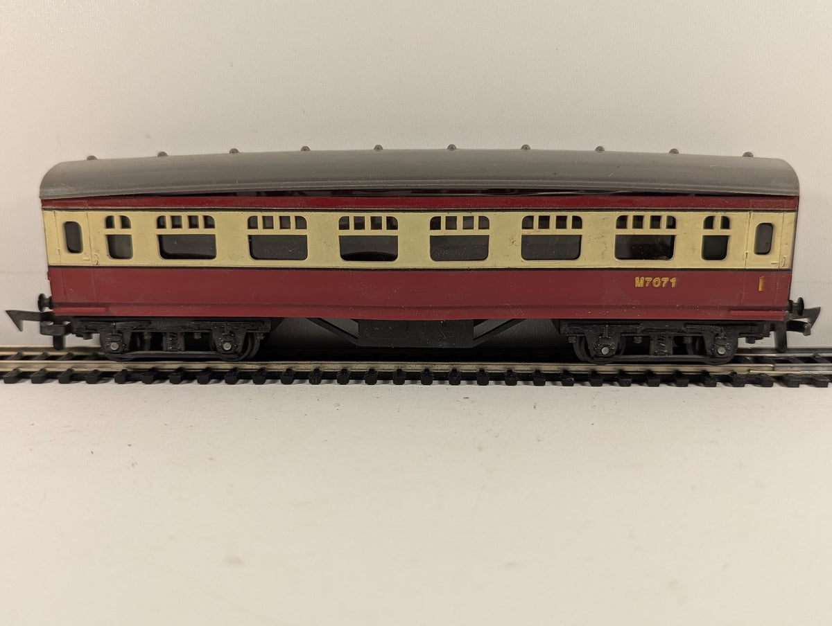 Tri-ang OO Gauge BR Short Composite Coach Passenger Coach M7071