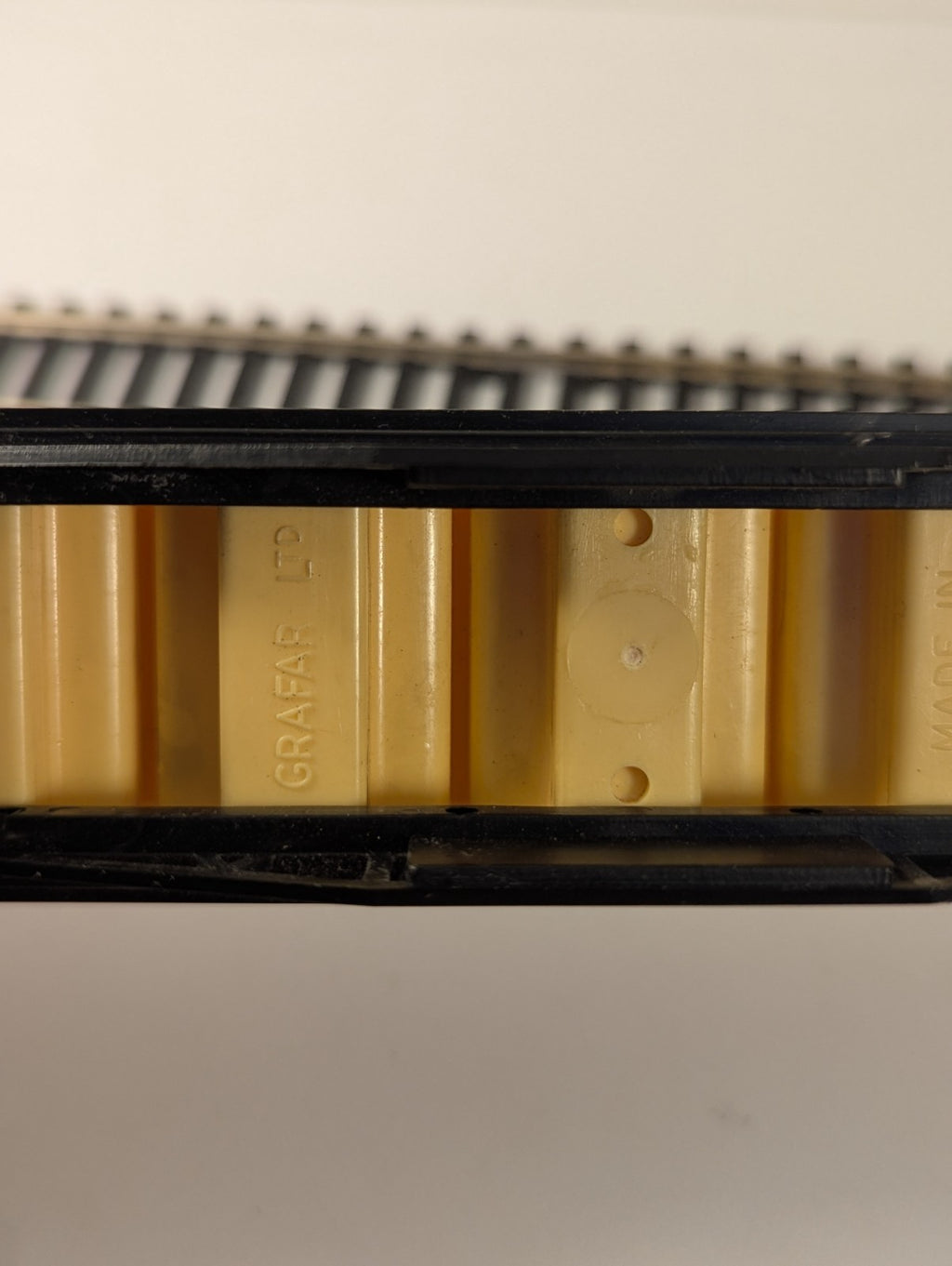 Graham Farish GWR Suburban Brake Coach OO Gauge Needs Clean