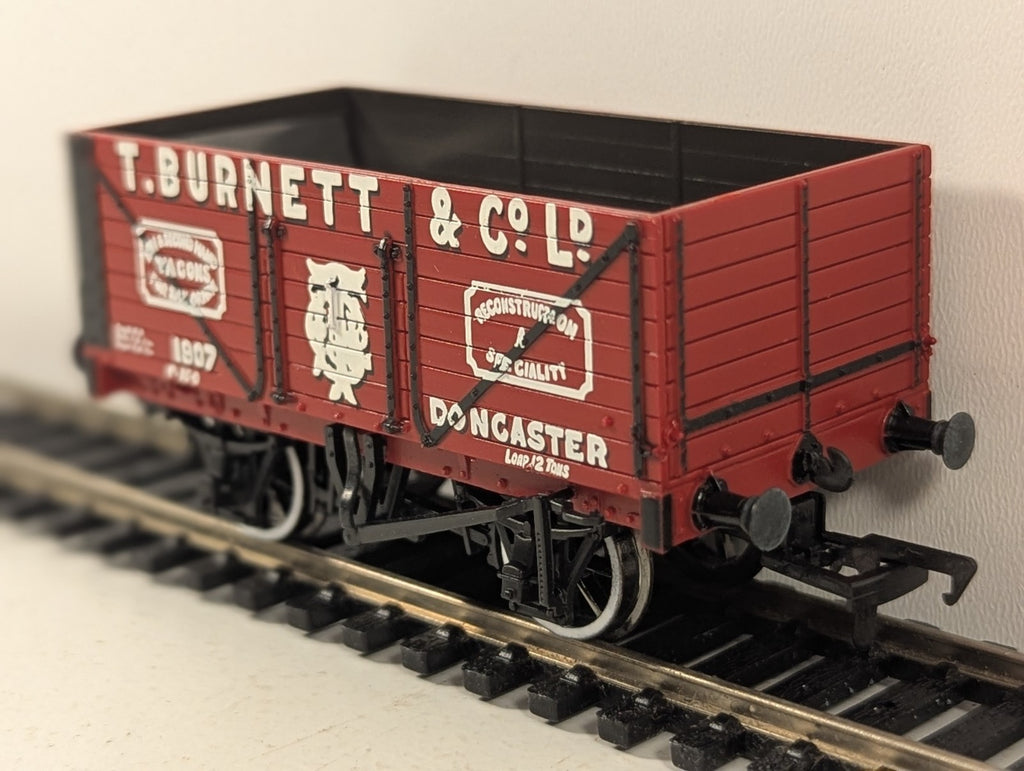 Bachmann 37-125K 8 Plank Wagon 'T. Burnett & Co.'