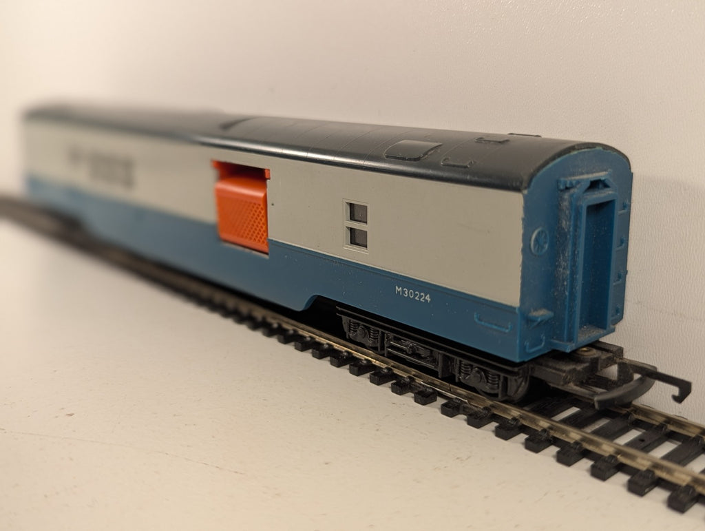 Tri-ang OO Gauge Operating Royal Mail TPO Coach Passenger Coach