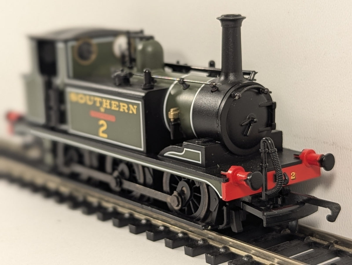 Hornby OO Gauge Class A1X Terrier 'Freshwater' Locomotive 2 SR Olive Green R2063