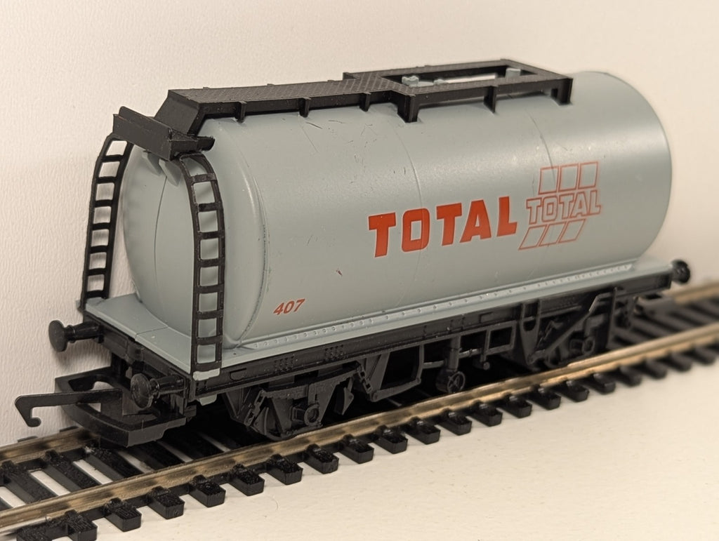 Hornby TTA Tank Wagon – Total Livery – OO Gauge