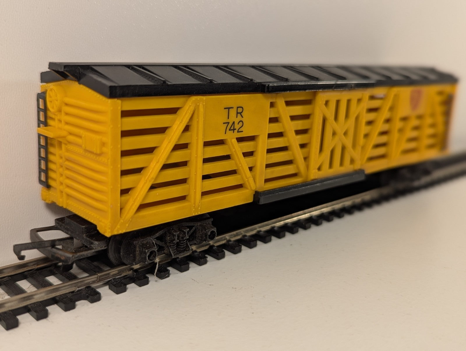 Tri-ang OO Gauge Transcontinental Stock Car TR742