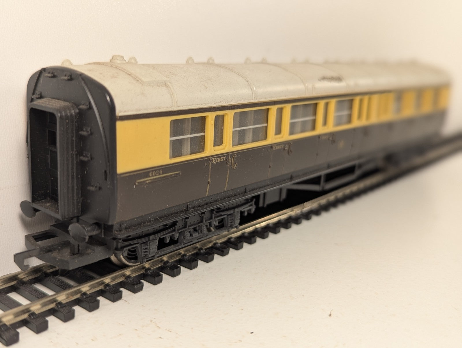Hornby OO Gauge GWR Collett Composite Coach Passenger Coach 6024