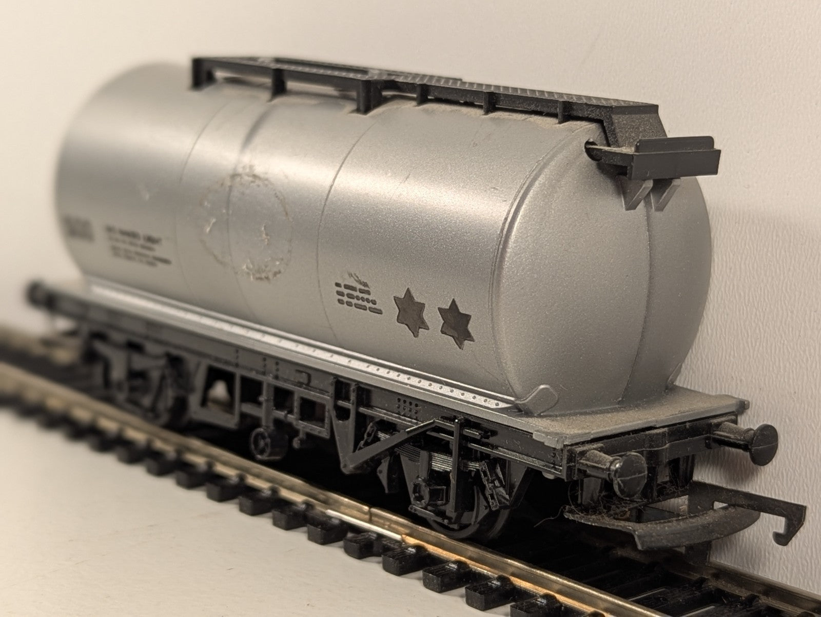 Hornby OO Gauge Silver 20 Ton Tank Wagon