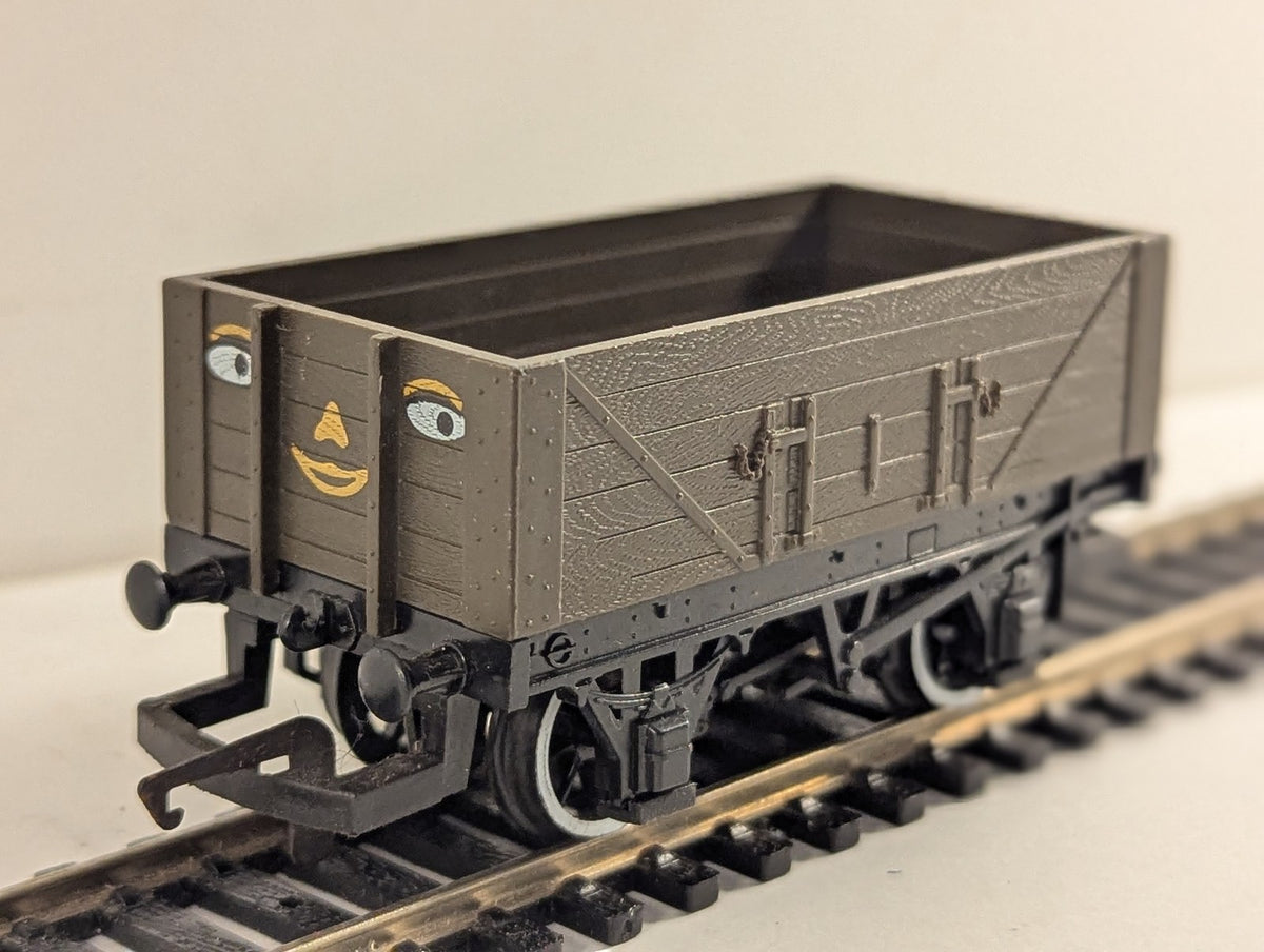 Hornby OO Gauge Troublesome Truck Open Wagon Thomas and Friends
