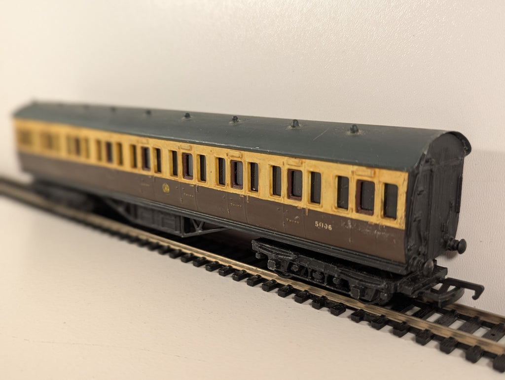 Kitbuilt GWR Suburban Coach – GWR Livery