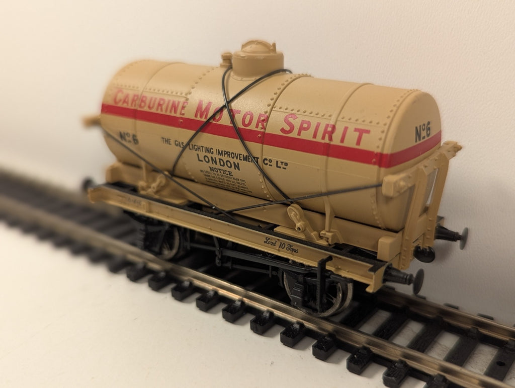 Bachmann 37-677 OO Gauge 14T Tank Wagon Carburine Motor Spirit