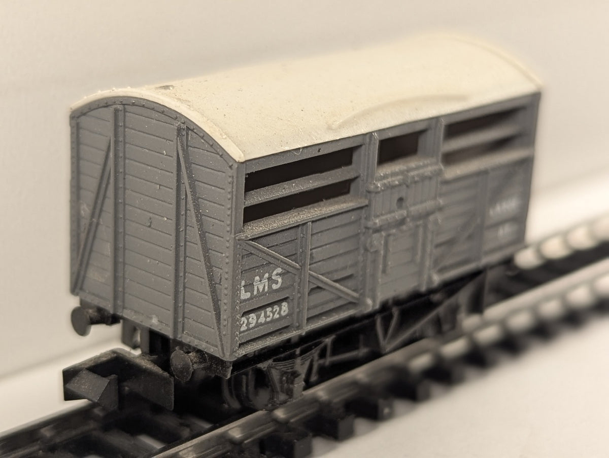 Peco N Gauge LMS Large Cattle Wagon 294528 LMS Grey