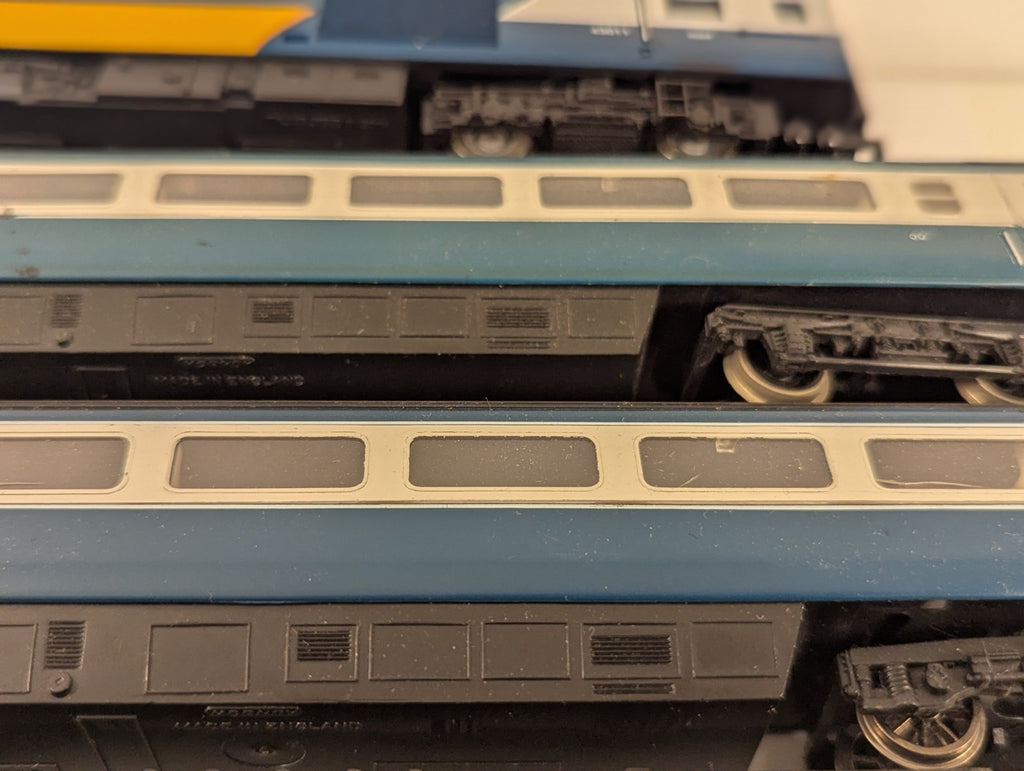 Hornby OO Gauge BR Blue Grey Class 43 HST Inter-City 125 4-Car Train Pack