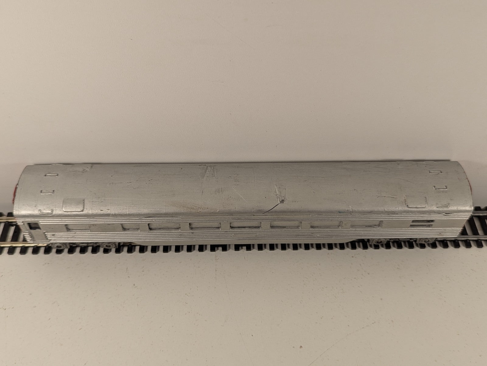 Tri-ang R24 OO Gauge Silver Transcontinental Passenger Car