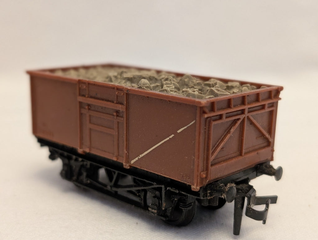 Trix OO Gauge 16-Ton Mineral Wagon Goods Wagon B68174 BR Bauxite