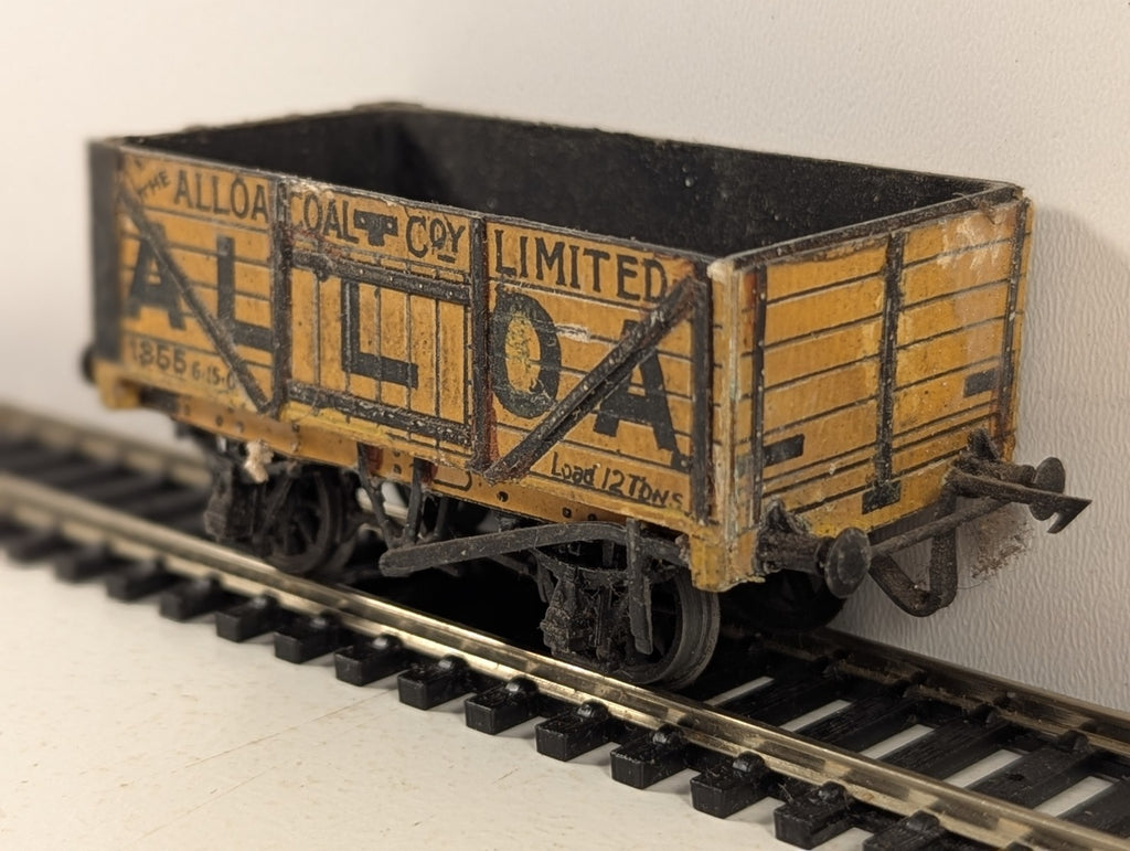 Kit Built OO Gauge 7-Plank Open Wagon 1355 / 1072 Alloa Coal Co. Yellow
