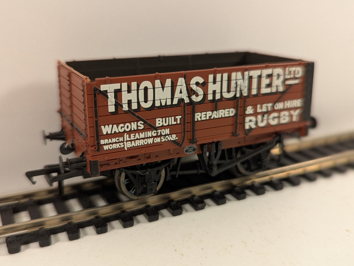 Bachmann Branchline OO Gauge 37-125K 8 Plank Wagon T. Burnett & Co Doncaster