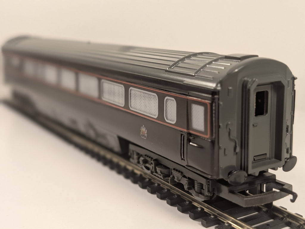 Hornby R455 OO Gauge BR Royal Train Mk3 “The Duke’s Coach” 2904