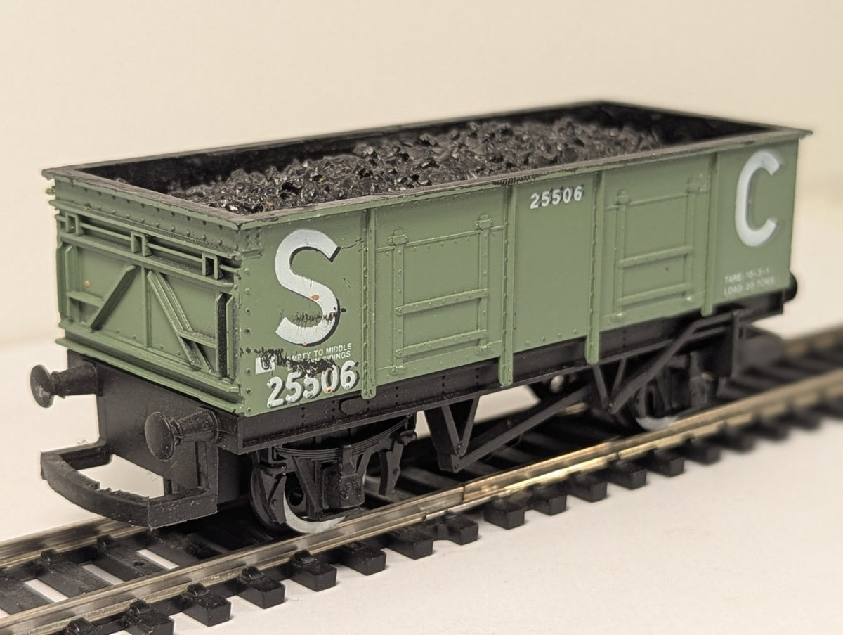 Hornby R730 Stephenson & Clarke 21T Mineral Wagon Missing Hooks OO Gauge
