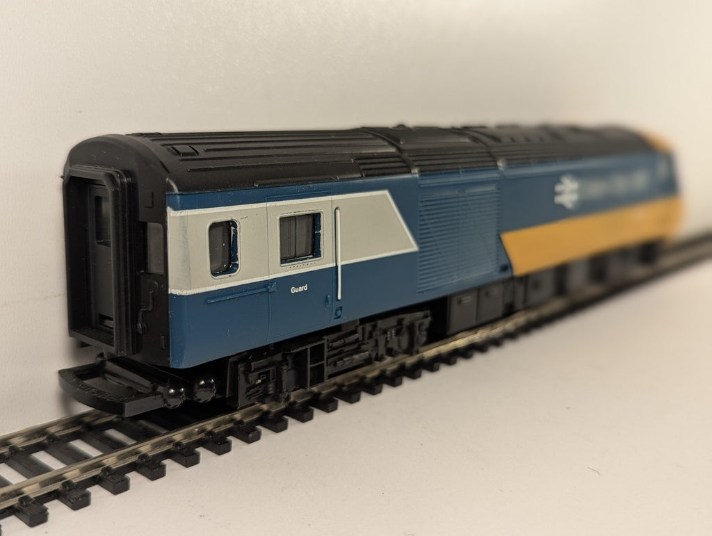 Hornby OO Gauge Class 43 HST Dummy Car Diesel Locomotive 43011