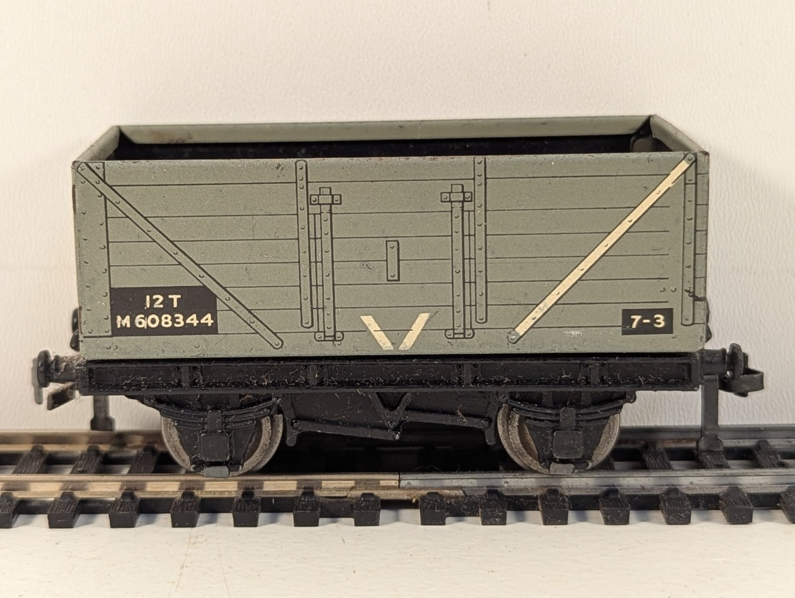 Hornby Dublo 32055 OO Gauge 7-Plank High-Sided Open Wagon