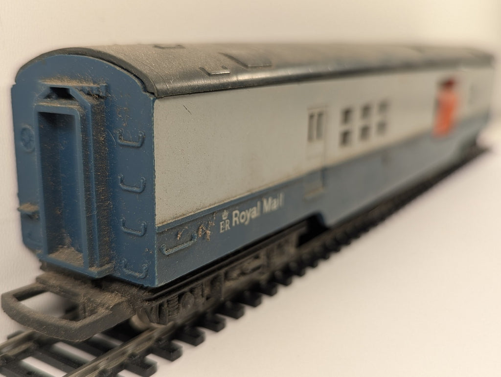 Hornby OO Gauge Operating Royal Mail Coach Passenger Coach M 30224