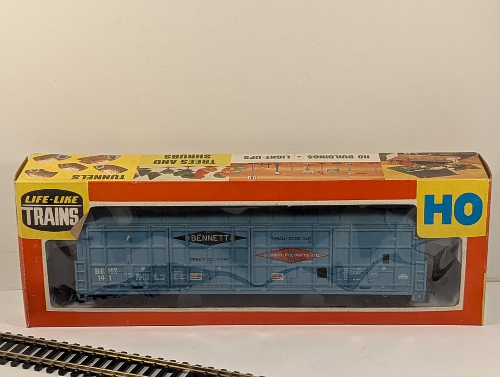 Life-Like Trains HO Gauge 50ft Thrall Door Box Car - Boxed