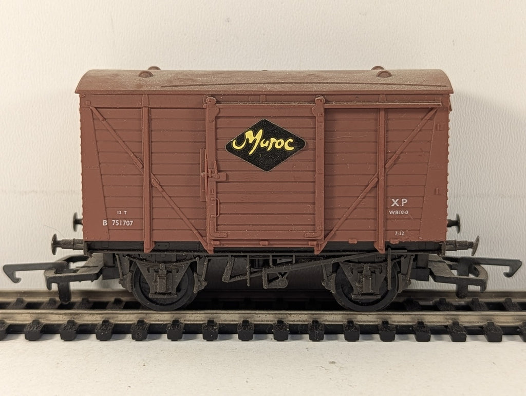 Airfix OO Gauge 12 Ton Ventilated Van Goods Wagon B 751707