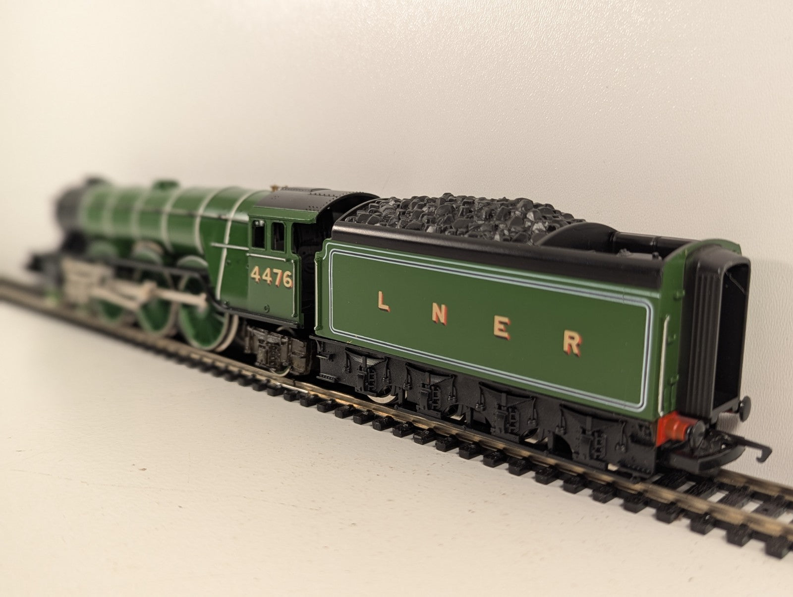 Hornby R042 LNER Class A1 4-6-2 “Royal Lancer” LNER Green