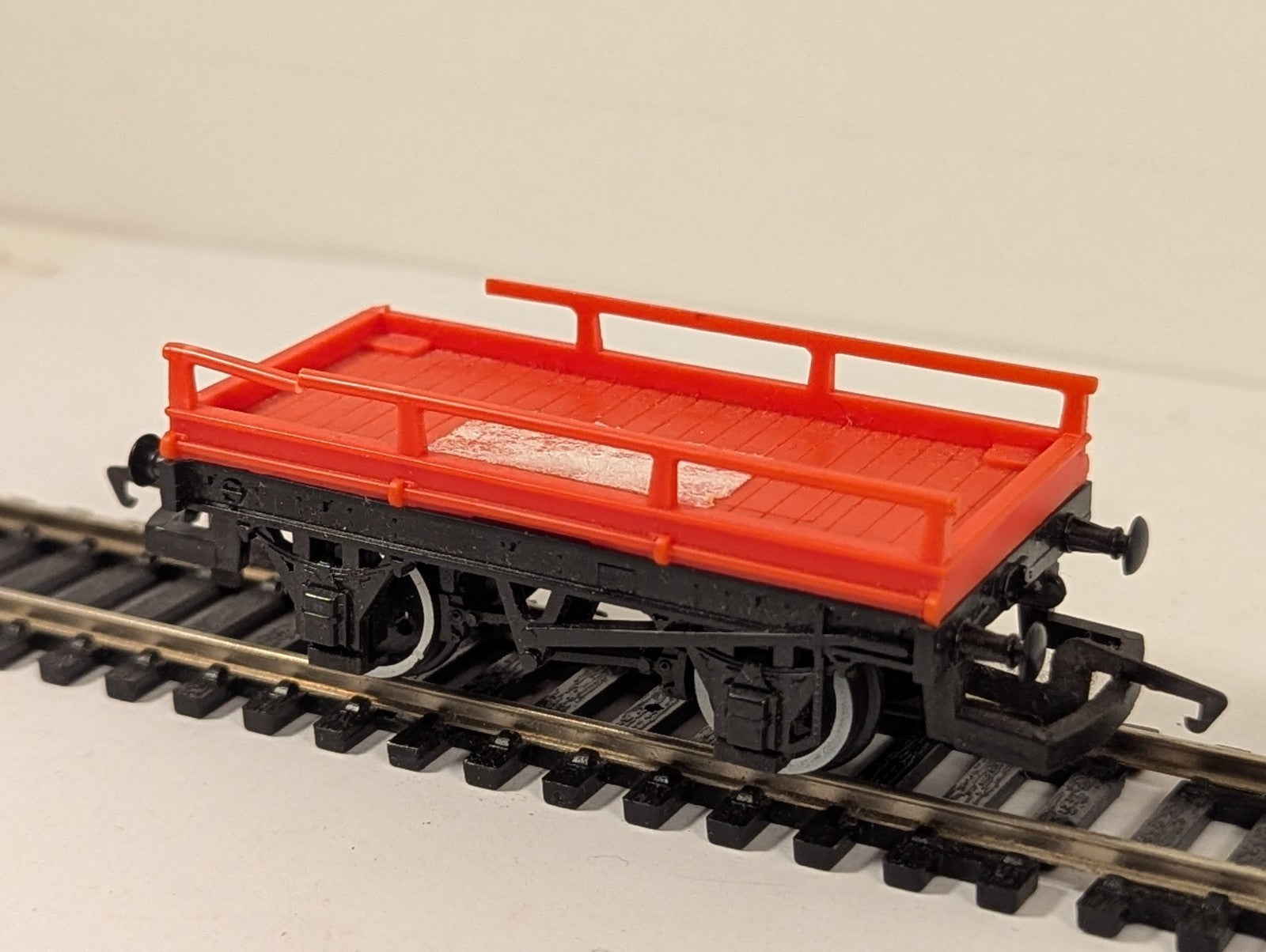 Tri-ang Hornby R17 Bolster Wagon OO Gauge - Damaged Railings