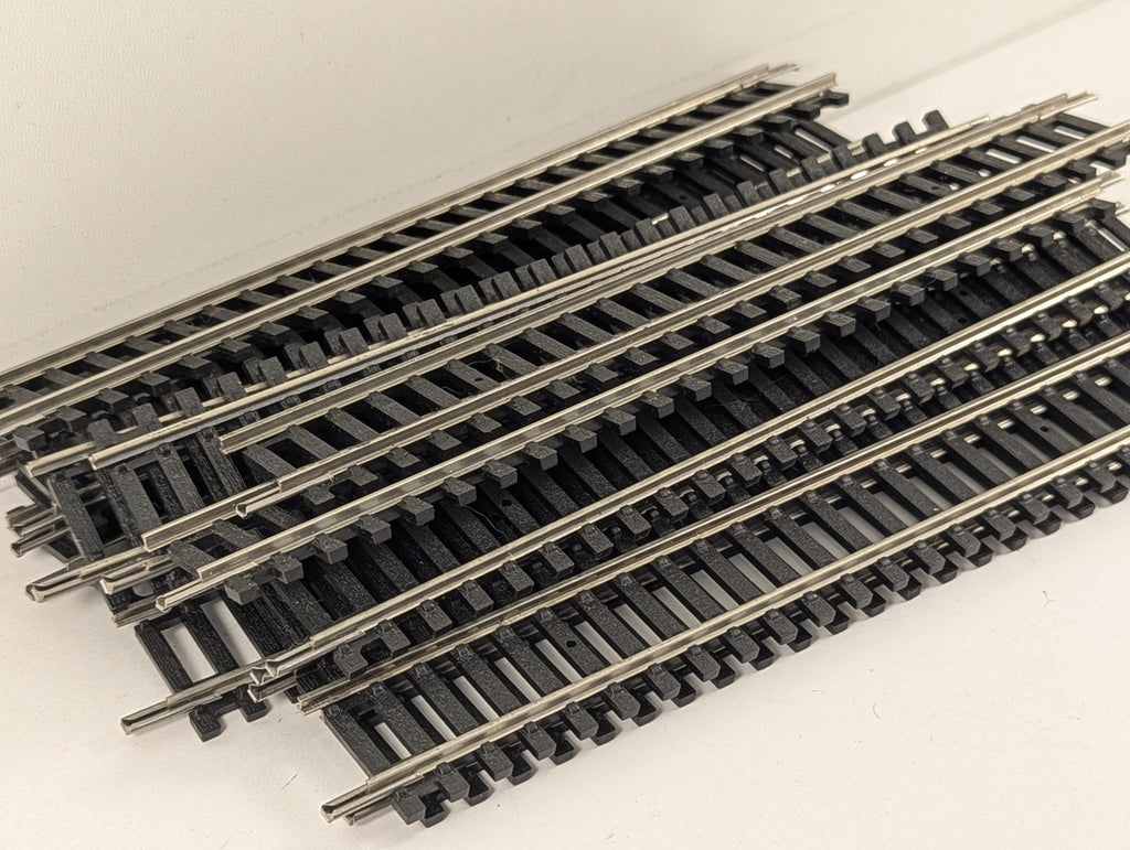 Hornby OO Gauge R600 Straight Track