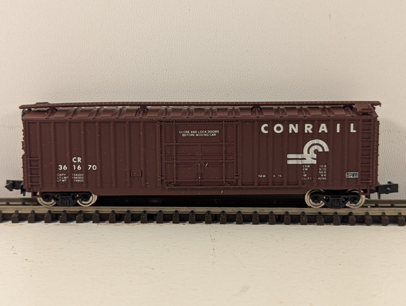 Con-Cor 0001-147102 N Gauge Conrail 50ft Rib-Side Boxcar - Boxed