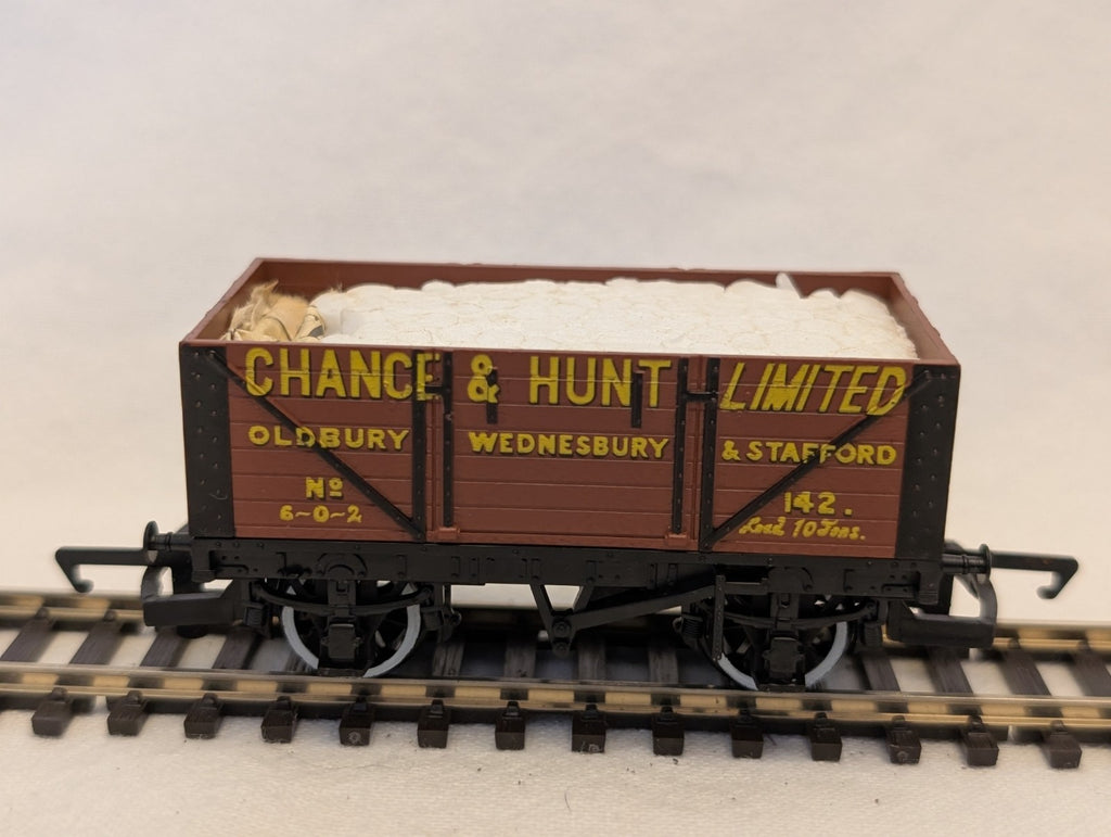 Hornby 5 Plank Wagon 'Chance & Hunt' (with Load) Goods Wagon