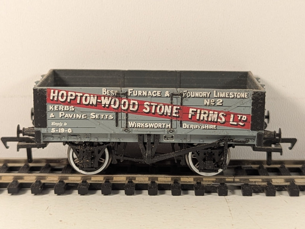 Bachmann OO Gauge 7 Plank Wagon Open Wagon 2 Hopton-Wood Stone Firm